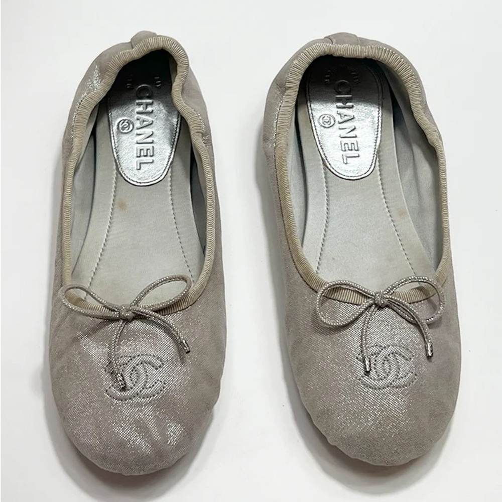 CHANEL Silver-Toned Ballet Flats